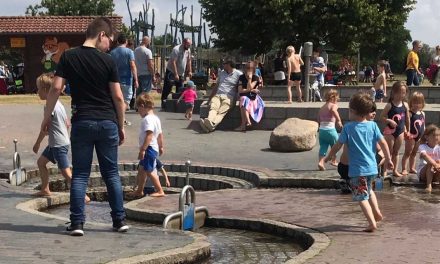 SPIELPLATZ-FORSCHUNG: DER SPIELPLATZ ALS BÜHNE