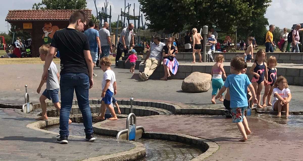 SPIELPLATZ-FORSCHUNG: DER SPIELPLATZ ALS BÜHNE
