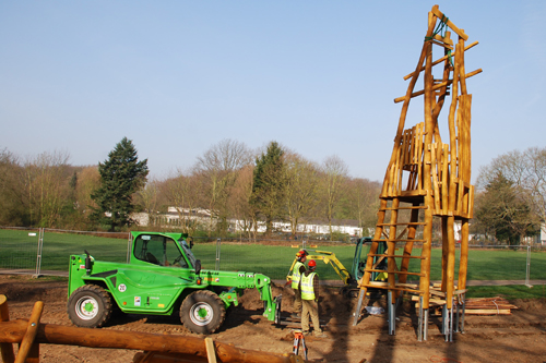 HOCH HINAUS. WIE EIN SPIELPLATZ ENTSTEHT.