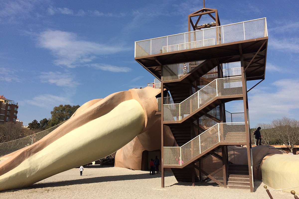 Diese Treppe mit Geländer als Sicherheitsmaßnahme. Foto: Schilling