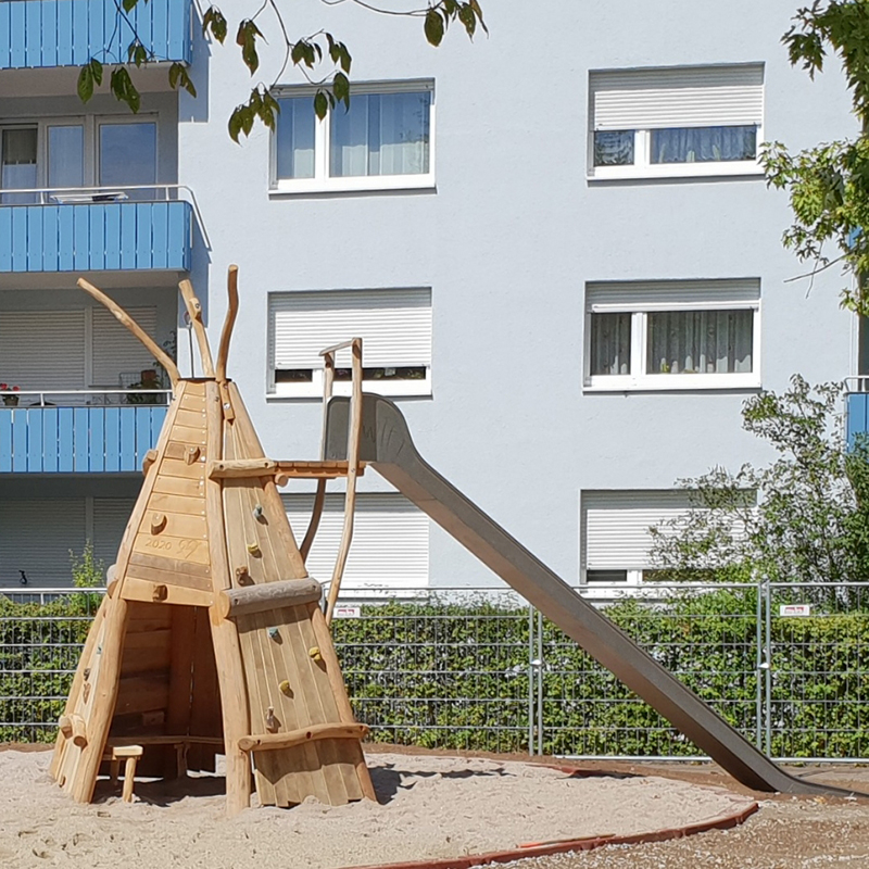 Spielplatz mit Tipi