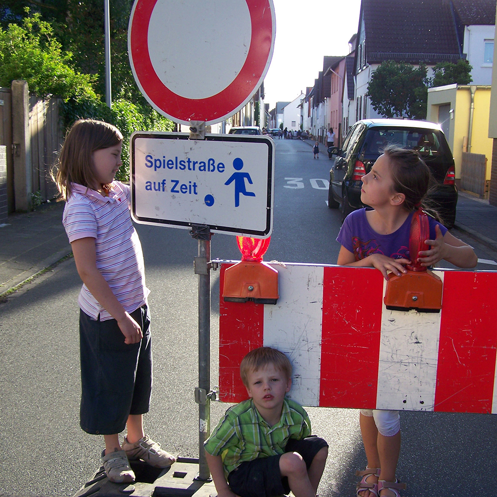 Spielstraßenschild