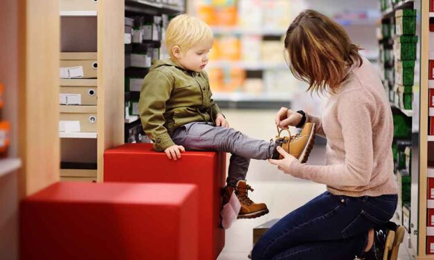 KINDERSCHUHE: AUF DIE RICHTIGE GROESSE KOMMT ES AN