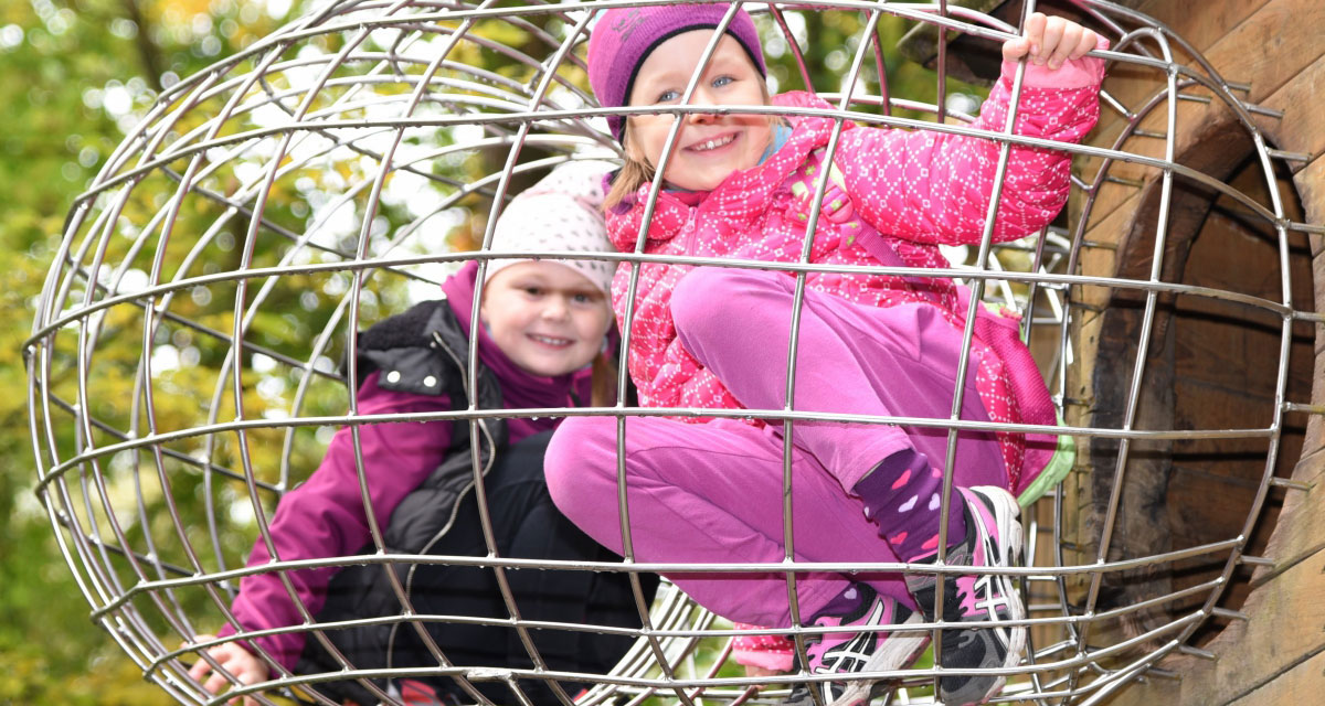 „KINDERSPIELPLÄTZE SIND HEUTE LEIDER HÄUFIG WIE AFFENZOOS“