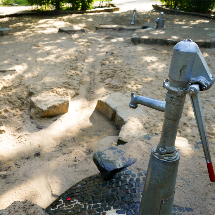 Wasserpumpe Spielplatz Freizeitpark Krefelder Straße in Moers