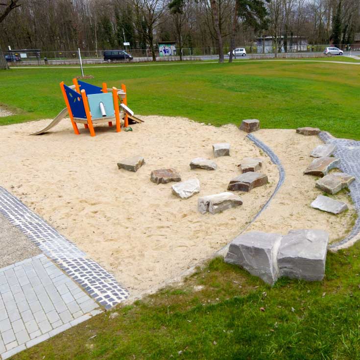 Moderner Spielplatz in Moers, inklusiv und hochwertig