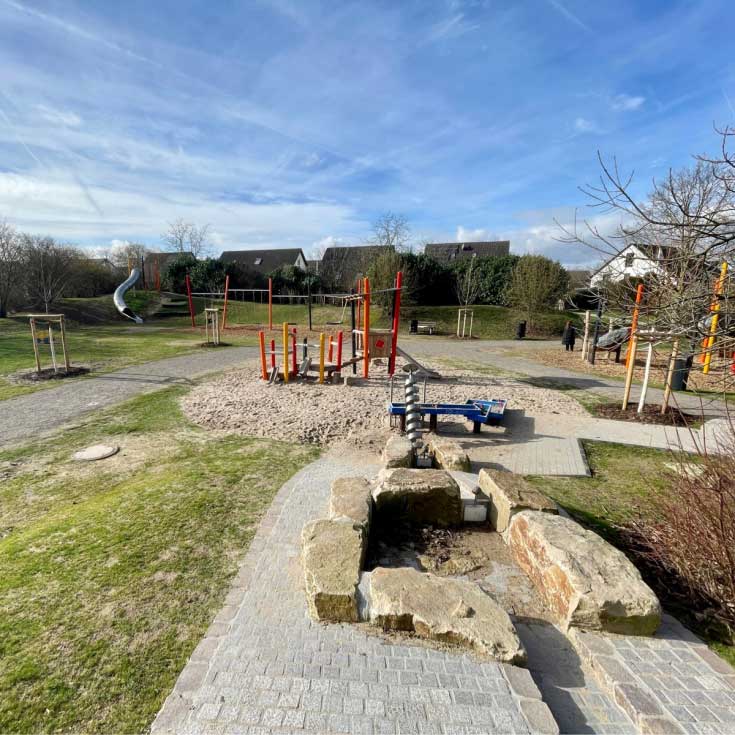 inklusiver Wasserspielbereich mit archimedischer Schraube Spielplatz Walter-Karentz-Straße, Moers